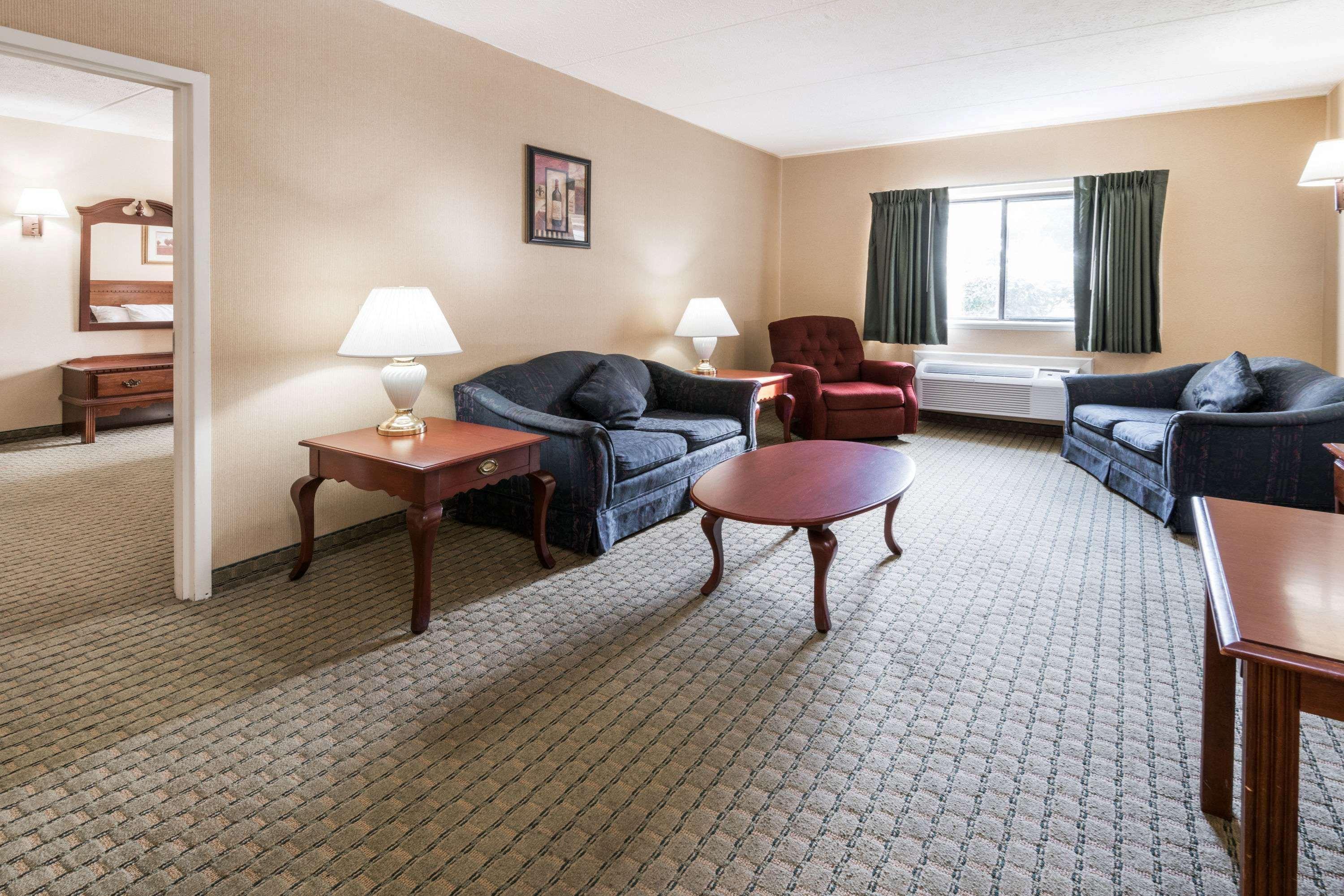Super 8 By Wyndham Henrietta/Rochester Area Экстерьер фото