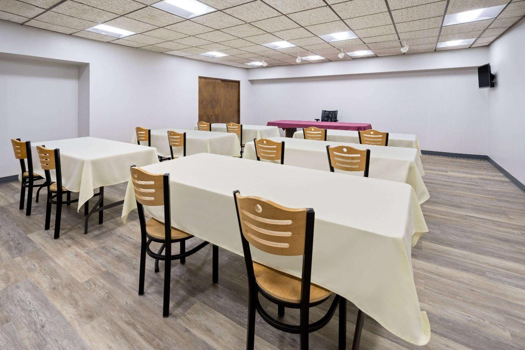 Super 8 By Wyndham Henrietta/Rochester Area Экстерьер фото