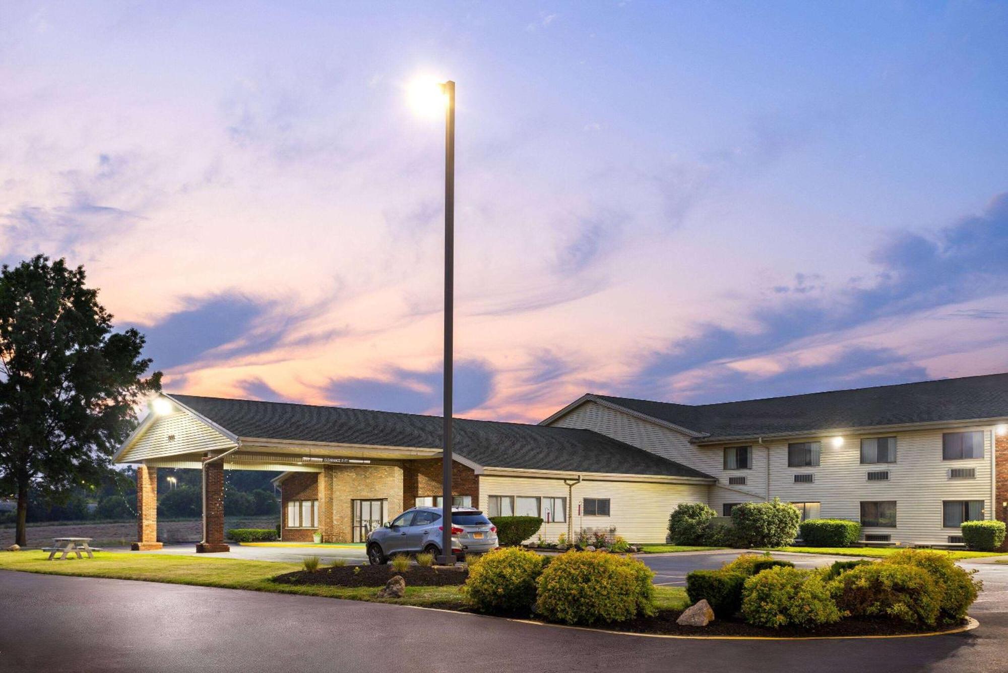Super 8 By Wyndham Henrietta/Rochester Area Экстерьер фото